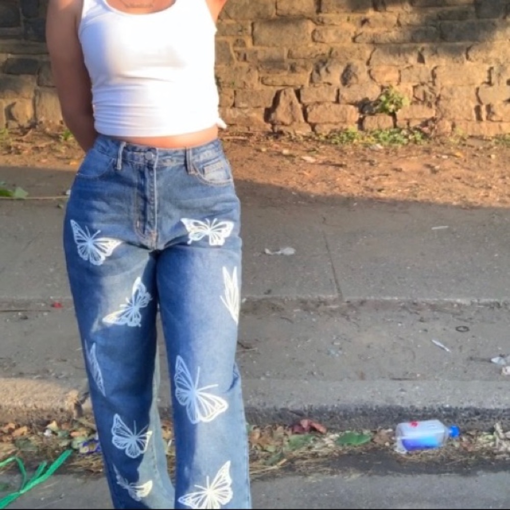 Graphic Jeans